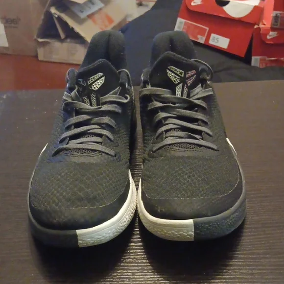 Nike Kobe Bryant Mamba Focus Black, White, Dark Gray SZ 8 Womens SZ 9.5 EUC